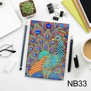 Cuaderno pavo real colorido