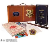 Harry Potter: Hogwarts Trunk Collectible set (en Inglés)