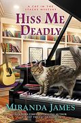 Hiss me Deadly (Cat in the Stacks Mystery) (en Inglés)