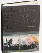La boca llena de silencio (in Bilingüe)