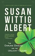 The Darling Dahlias and the Unlucky Clover (en Inglés)