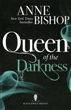 portada Queen of the Darkness: The Black Jewels Trilogy Book 3