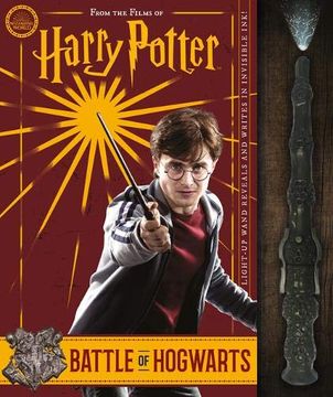 portada The Battle of Hogwarts and the Magic Used to Defend it (Harry Potter) (Book and Wand Set) 