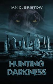 portada Hunting Darkness (en Inglés)