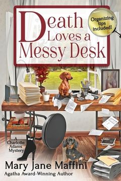 portada Death Loves a Messy Desk (en Inglés)