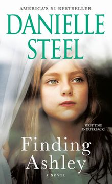 portada Finding Ashley: A Novel (en Inglés)