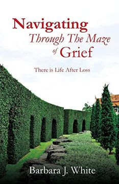 portada Navigating Through the Maze of Grief (en Inglés)
