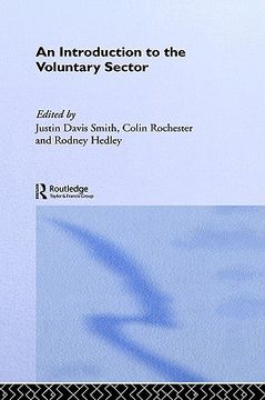 portada introduction to the voluntary sector (en Inglés)