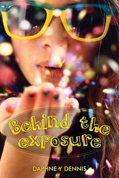 portada Behind the exposure (en Inglés)