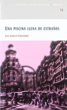portada Una Piscina Llena de Extraños (in Spanish)