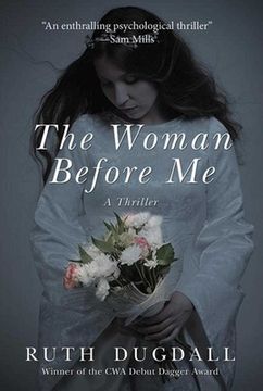 portada The Woman Before Me: A Thriller (en Inglés)