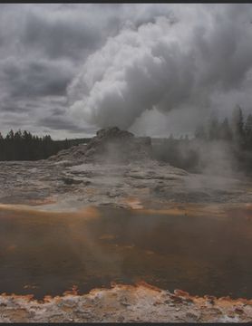 portada Geyser at Yellowstone (en Inglés)