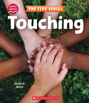 portada Touching (Learn About: The Five Senses) (en Inglés)