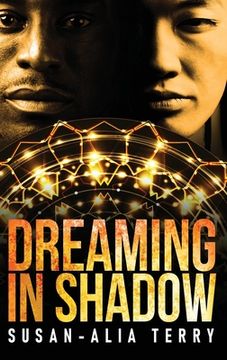 portada Dreaming In Shadow (en Inglés)