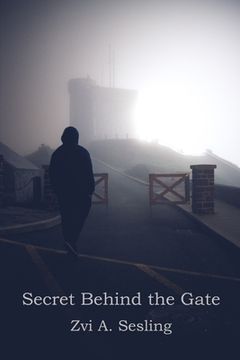 portada Secret Behind the Gate (en Inglés)