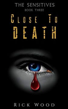 portada Close to Death (The Sensitives) (en Inglés)