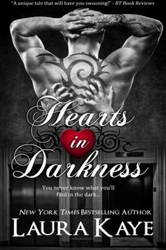 portada Hearts in Darkness (en Inglés)