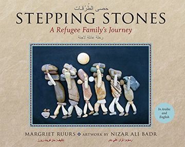portada Stepping Stones: A Refugee Family's Journey (Arabic and English Edition) (en Árabe)