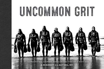portada Uncommon Grit: A Photographic Journey Through Navy Seal Training (en Inglés)