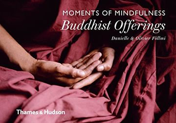 portada Moments of Mindfulness: Buddhist Offerings