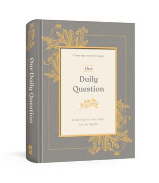 portada Our Daily Question: A Three-Year Journal for Couples (en Inglés)