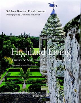 portada Highland Living: Landscape, Style, and Traditions of Scotland (en Inglés)