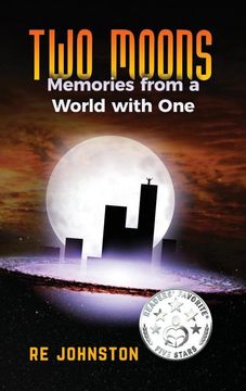 portada Two Moons: Memories from a World with One (en Inglés)