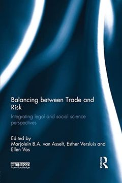 portada Balancing Between Trade and Risk: Integrating Legal and Social Science Perspectives (en Inglés)