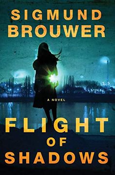 portada Flight of Shadows (Caitlyn Brown) (en Inglés)
