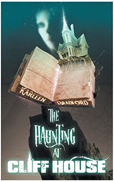 portada The Haunting at Cliff House (en Inglés)
