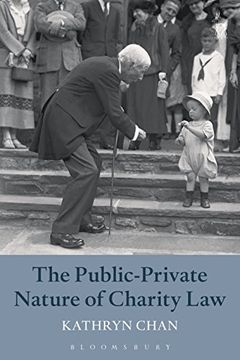 portada The Public-Private Nature of Charity law (en Inglés)
