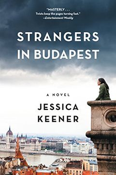 portada Strangers in Budapest: A Novel (en Inglés)