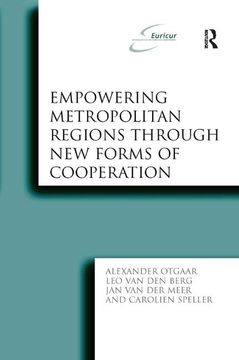 portada Empowering Metropolitan Regions Through New Forms of Cooperation (en Inglés)