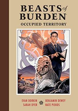 portada Beasts of Burden: Occupied Territory (en Inglés)