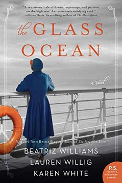 portada The Glass Ocean: A Novel (in English)