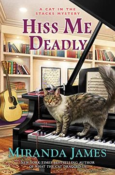 portada Hiss me Deadly (Cat in the Stacks Mystery) (in English)