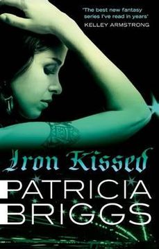 portada iron kissed (en Inglés)