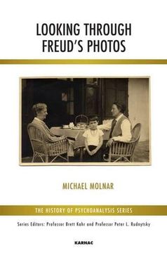 portada Looking Through Freud's Photos