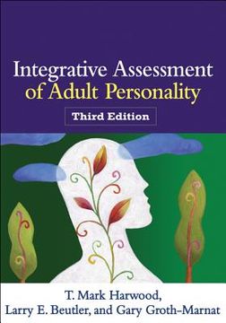 portada integrative assessment of adult personality (en Inglés)