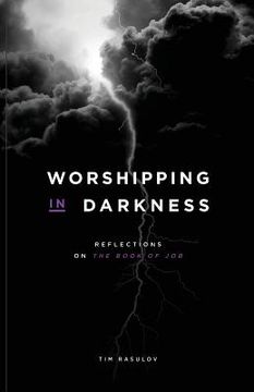 portada Worshipping in Darkness (en Inglés)