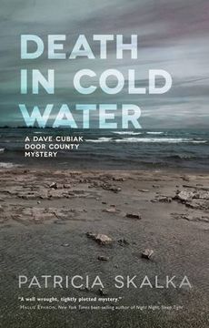 portada Death in Cold Water (A Dave Cubiak Door County Mystery) (in English)