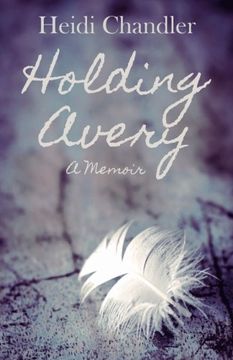 portada Holding Avery (en Inglés)