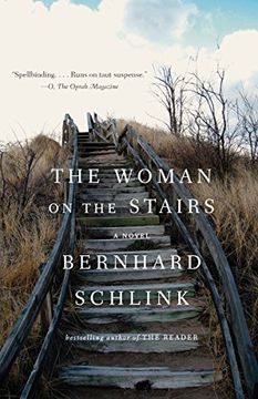 portada The Woman on the Stairs (Vintage International) 