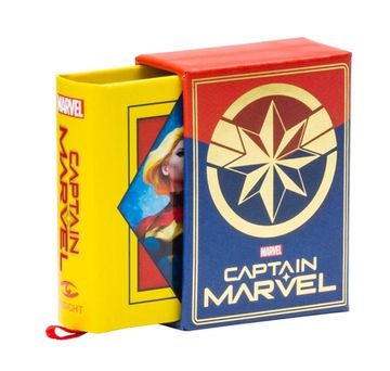 portada Captain Marvel: The Tiny Book of Earth'S Mightiest Hero: (Art of Captain Marvel, Carol Danvers, Official Marvel Gift) (in English)