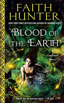 portada Blood of the Earth: A Soulwood Novel (in English)