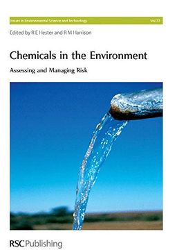 portada Chemicals in the Environment: Assessing and Managing Risk (Issues in Environmental Science and Technology) 
