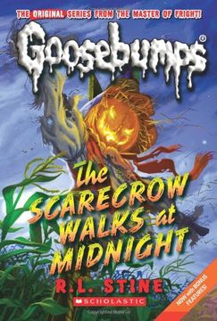 portada The Scarecrow Walks at Midnight (Classic Goosebumps #16) (in English)