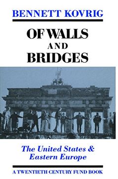portada Of Walls and Bridges: The United States & Eastern Europe (en Inglés)