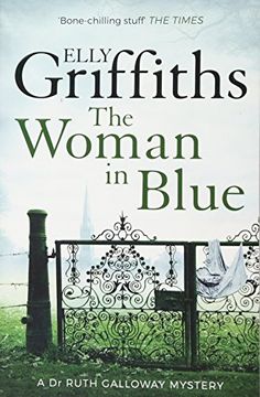 portada The Woman In Blue (The Dr Ruth Galloway Mysteries) (in English)