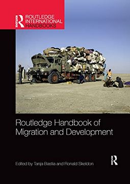 portada Routledge Handbook of Migration and Development (Routledge International Handbooks) (en Inglés)
